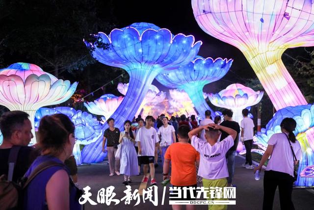 夏遇播州·嗨游一夏——消夏光影激活播州夜间经济