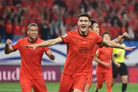 世预赛国足2:1战胜印尼队图片