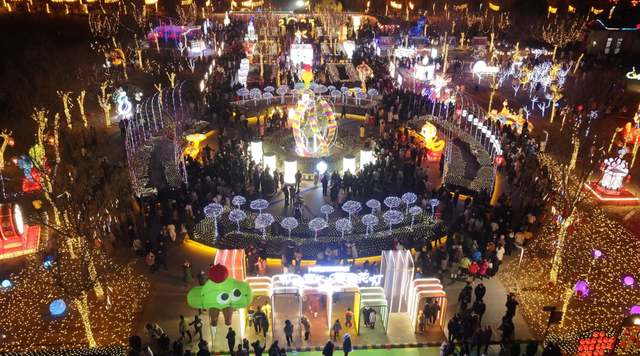 灯组揭秘：“瑞骐迎春”核心区，宁夏府城图与八骏灯组的千年对话