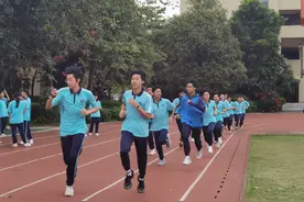 这种“体测神鞋”可能引发健康风险，你家孩子也在穿吗？图片