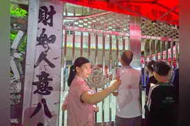 全红婵家乡的变与不变：父母仍务农，村里竖起“我在迈合很想你”路牌图片