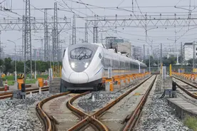 CRH2G型高寒动车组上线川青铁路，将成载客主力车型图片