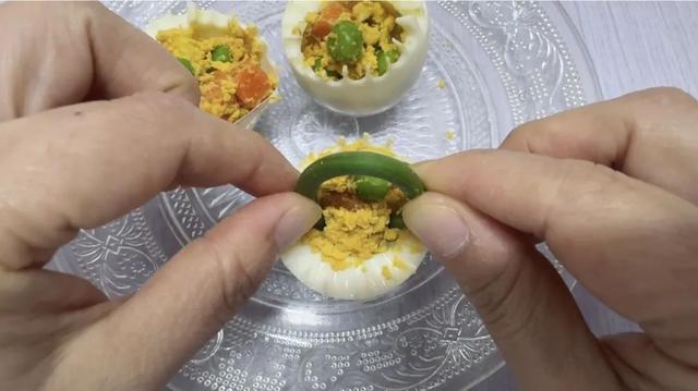 鸡蛋这么吃太过瘾了！简单几步做成“花篮”，仪式感十足！