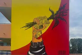 耗时四天三晚！西安美院学生手绘巨幅墙绘作品 装点乡村学校图片