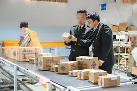 海关通关便利化激活“她经济” 跨境电商迎来消费新高峰图片