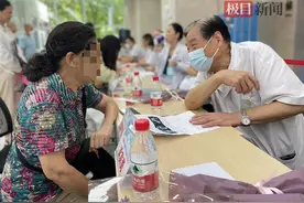 “天花板级”义诊团队来了！武汉同济44个专科三院区同步为患者服务图片