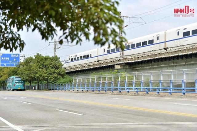 柳州一山顶机位走红，周末数百人打卡！紧急提醒：非景区，尚未开发！