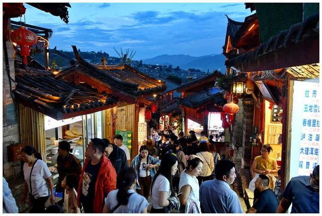 七彩云南之十三：夜走丽江古城 心中五味杂陈