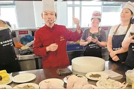 粤菜大师张书榜：凭借精湛厨艺，逆袭成“龙华工匠”图片