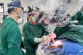 小伙网恋“奔现”后遭遇尴尬窘境：刚来杭一天，女友便昏迷不醒图片