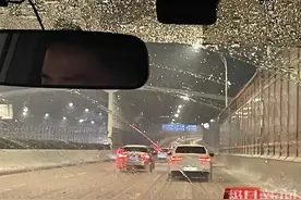 上半夜掉冰渣，下半夜飘雪花！立春，今冬首场染白武汉的雪赶来了！6日-7日还有小到中雪图片