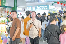 浙江义乌国际商贸城人气旺图片