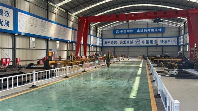 三峡枢纽江南成品油翻坝项目实现全隧贯通