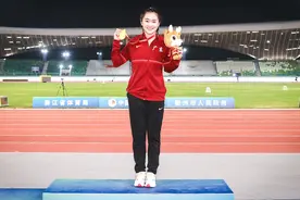 全国田径锦标赛，广东名将梁小静百米夺冠，17岁“小孩哥”一鸣惊人图片
