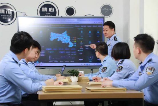 江苏江阴：AI智能审卷堪比“超级法制员”！