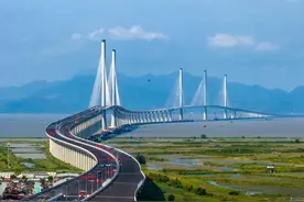 大湾区重大工程+1！中交路建参建的黄茅海跨海通道项目建成通车图片