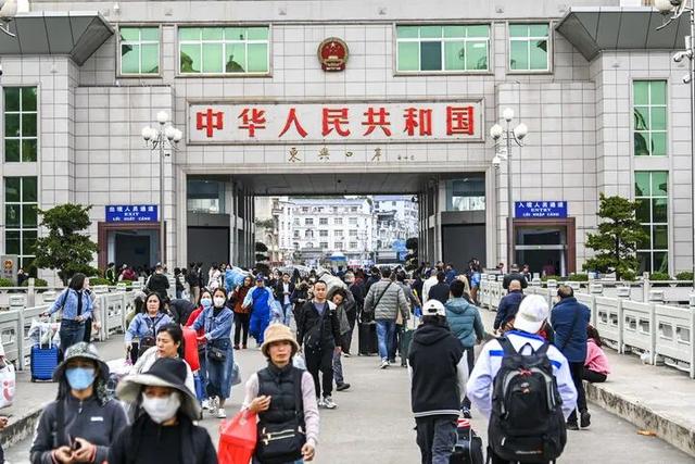 丝滑入境 热力十足——壮美广西缘何圈粉“海外游客”？