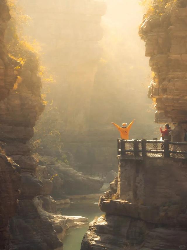 很少用“震撼”形容一座山！