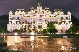 【黔图·“游”在贵州】夜幕下的贵阳网红打卡地图片