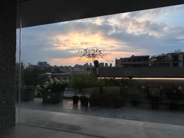 一座低调好玩的城市,花100块就能逛吃一整天!