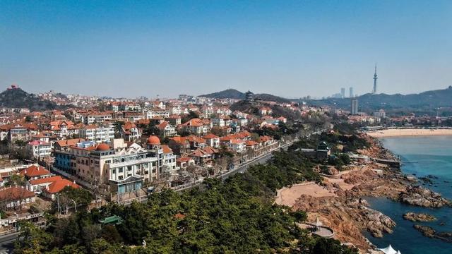 这抹穿越亿万年的“青岛红”，为何成为动人的“地质情书”？