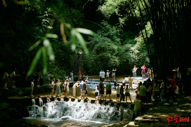 文商旅体齐助力，成都“双节”假日氛围浓