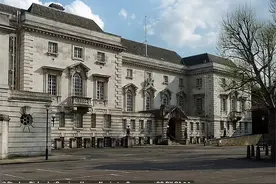 27岁留学博士被控性侵10名女性！作案手段曝光图片