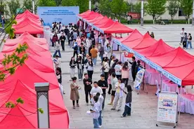 贵州工商职业学院举办“筑人才·强省会”2025届毕业生医护类专场招聘会图片