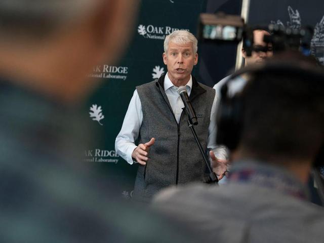 美国「曼哈顿计划」启动，OpenAI谷歌等24巨头打响「科技珍珠港之战」