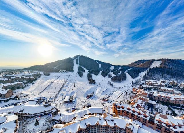 乘着高铁游白山 ｜ 诚邀全球游客相约北纬41°的粉雪天堂