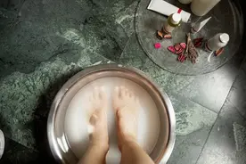 经常用热水泡脚，身体会发生什么变化？图片