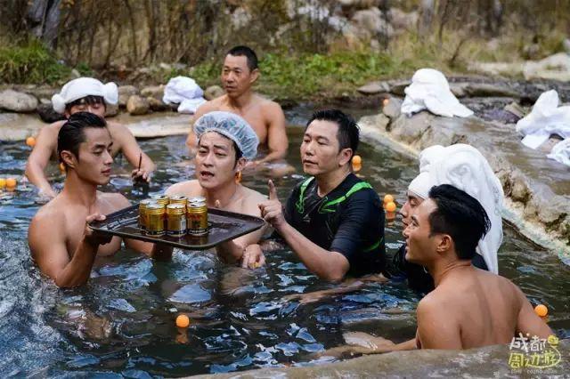 雪山下泡个汤，甘孜冬日真香！