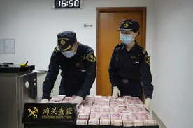 跨境司机携带100万现金出境被港珠澳大桥海关查获图片