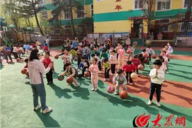 玩转篮球 收获快乐——潍坊诸城市实验幼儿园开展篮球特色活动图片