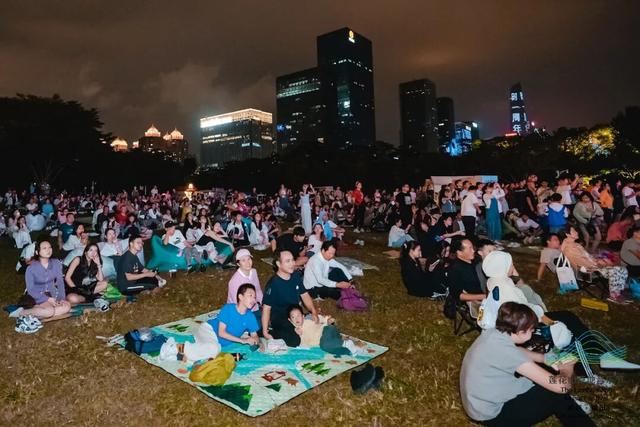 深圳莲花山草地音乐节，一个城市的年度仪式感