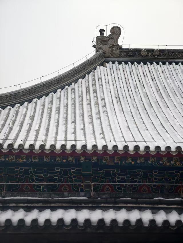雪后白塔寺，尽显悠远的禅意