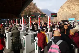 四川九寨沟：2025年春节“最热”  8天假期连续6天“客满”图片