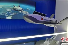 中国货运航天飞机“昊龙”亮相中国航展图片
