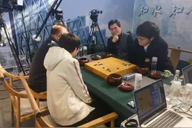 围棋赛制改革进行大胆尝试 柯洁与父亲首次搭档参赛图片