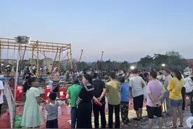 云梦：梦南夜市“烟火气”，点亮乡镇“夜经济”图片