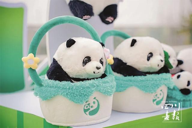 画卷天府·熊猫文化｜熊猫符号经济：符号驱动的新经济范式