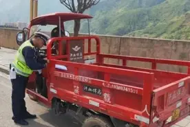 危险！违规驾驶三轮车，“驶”不得！图片