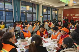 广元朝天：“工会驿站＋爱心午餐” 温暖户外劳动者图片