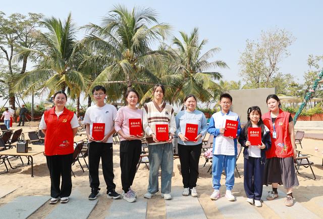 “骑聚”海边共庆节日，为滨海湾志愿者们点赞！