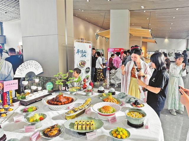平顶山全面激活“夏日经济” 工业城市焕发新魅力