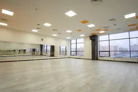 10岁女孩练习侧手翻时摔倒骨折致十级伤残，起诉舞蹈培训机构索赔12万！法院判了图片