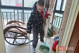 为双盲家庭定制“家政服务”，小学生干得热火朝天图片