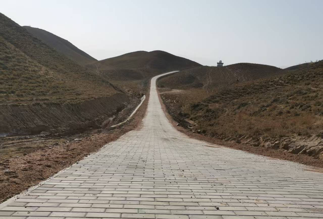 党旗红 文旅美——永昌县登山步道踏出文体旅融合新路径