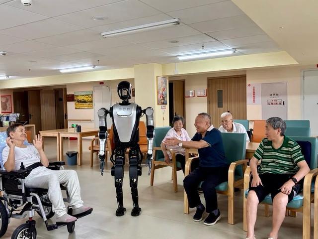养老能有多智慧？从居家到机构 “它们”为老人提供全时守护