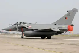 巴基斯坦称击落印度3架阵风、1架苏-30和1架米格战机图片